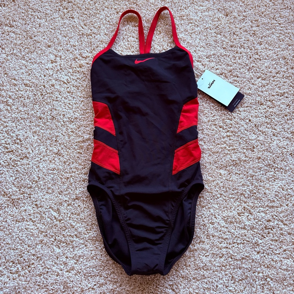 Nike Women's HydraStrong Colorblock Racerback One Piece Swimsuit Size 30 / US 4